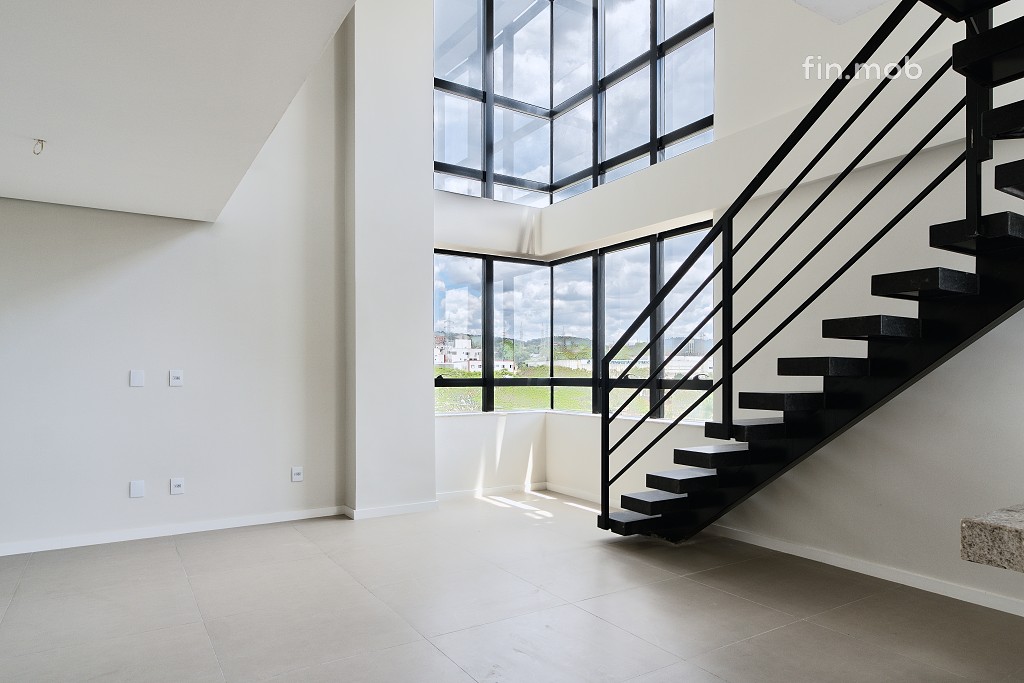 Apartamento duplex para alugar no Edifício Riverside, Melo - 2 quartos — foto principal