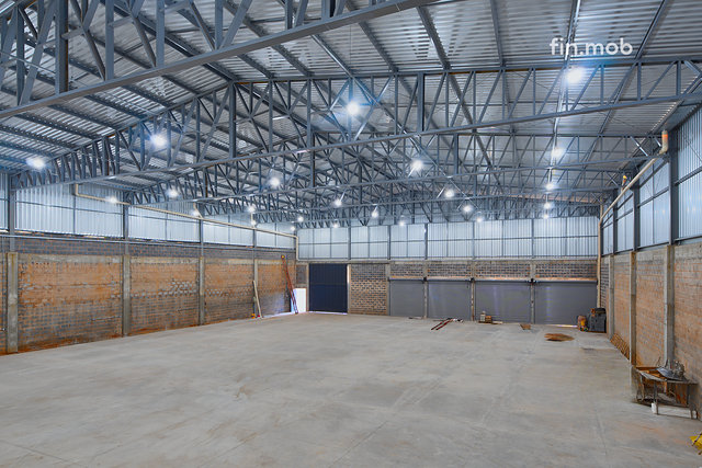 Galpão de 1.360 m² na BR-251, Jaraguá — foto 4
