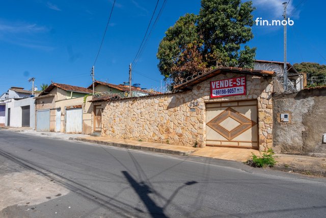 Casa com 7 quartos